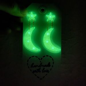 Hand made moon and stars polymer clay earring’s 🌙 💫